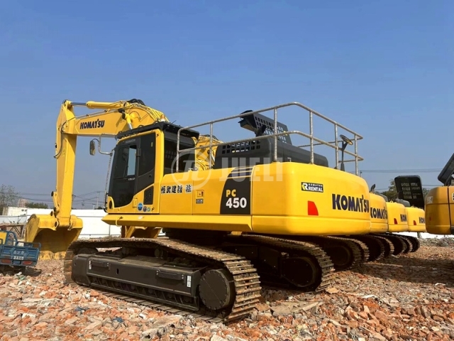 Komatsu PC450-8