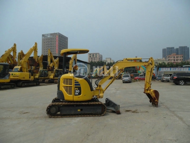 Komatsu PC30MR-2