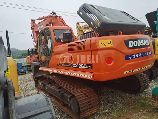 Doosan DX260