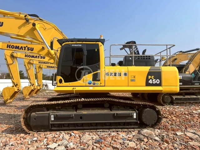 Komatsu PC450-8