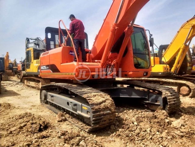 Doosan DH225-9