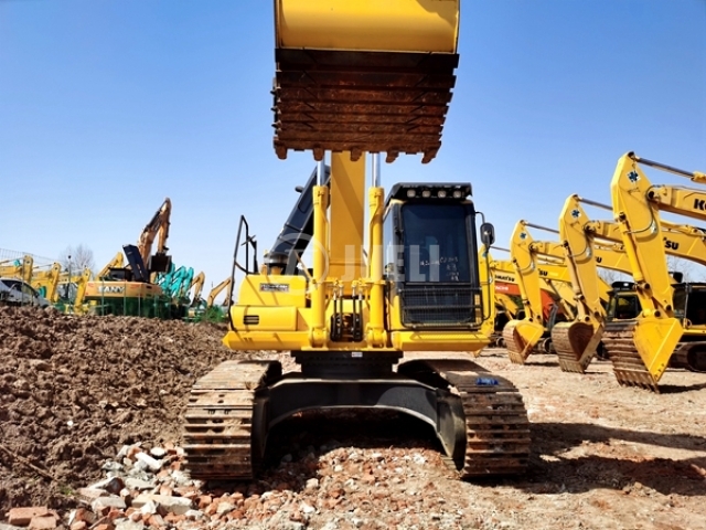 Komatsu PC350-7