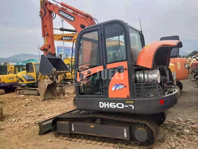 Doosan DH60-7