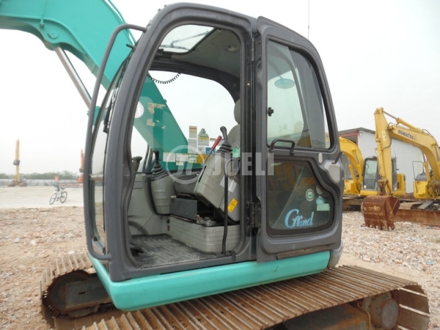 Kobelco SK70