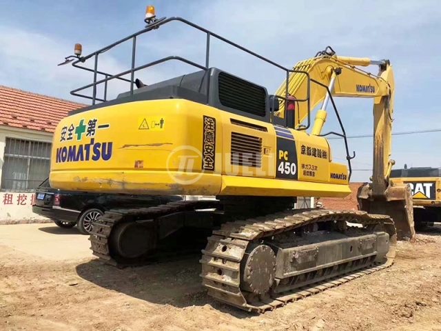 Komatsu PC450-8