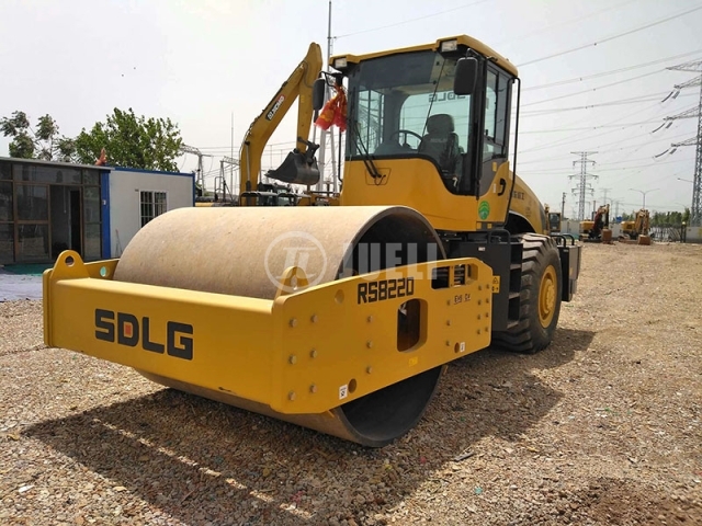 SDLG RS8220