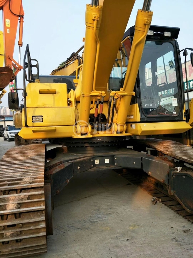 Komatsu PC450-10