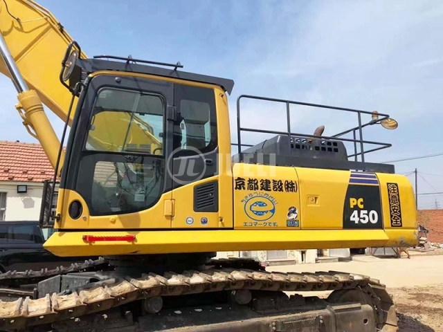 Komatsu PC450-8