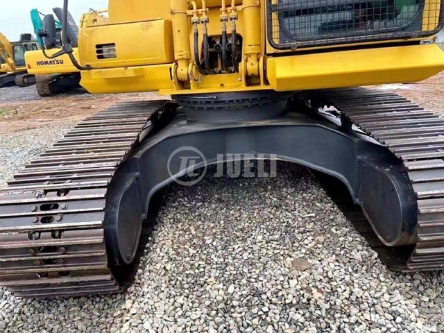 Komatsu PC200-8MO