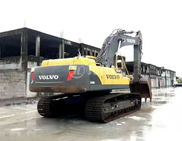 Volvo EC460B