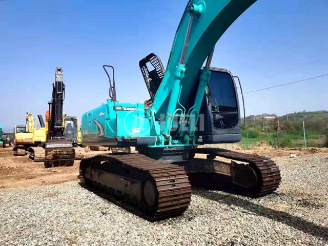 Kobelco SK260-8