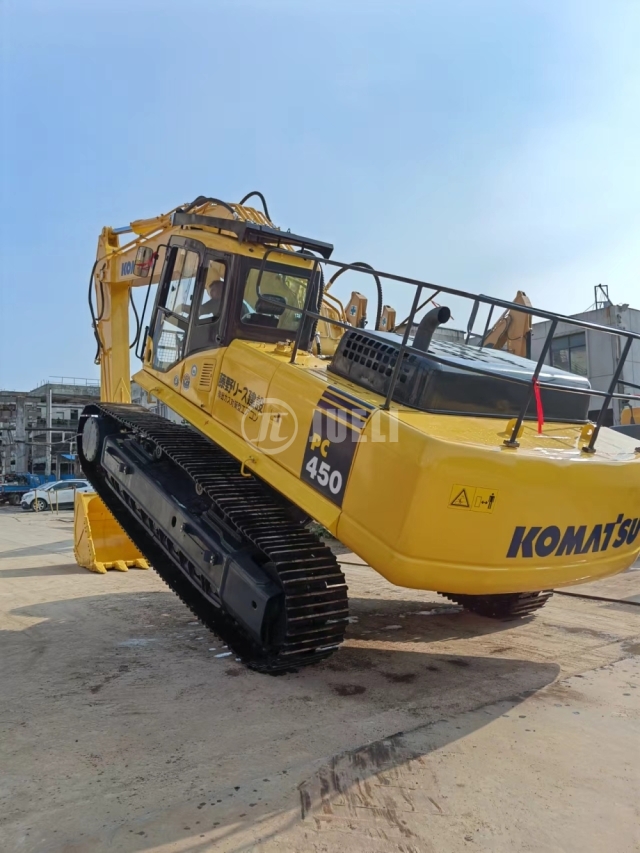 Komatsu PC450-7