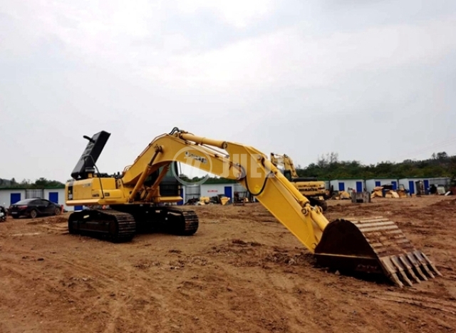 Komatsu PC300-7