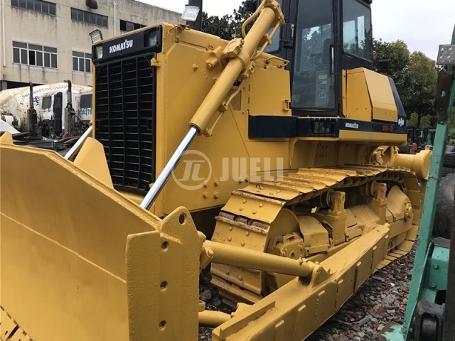 KOMATSU D85