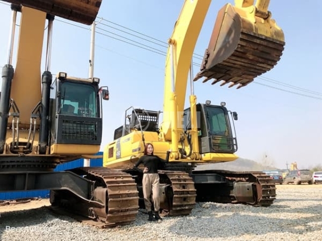 Komatsu PC450-8