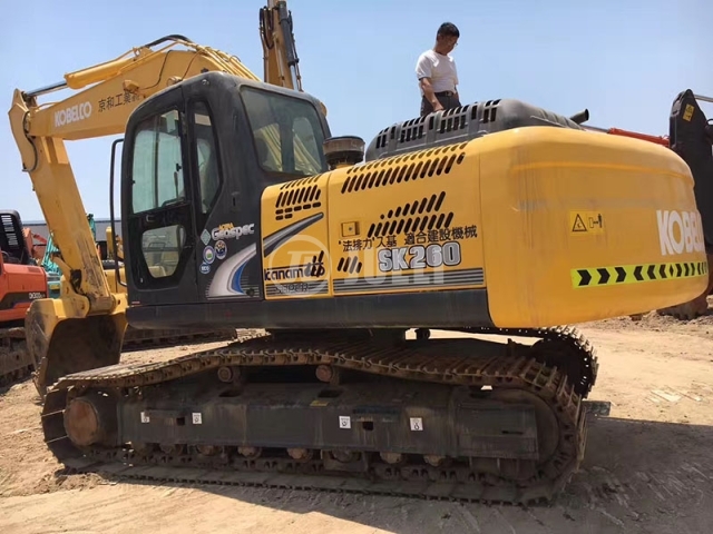 Kobelco SK260