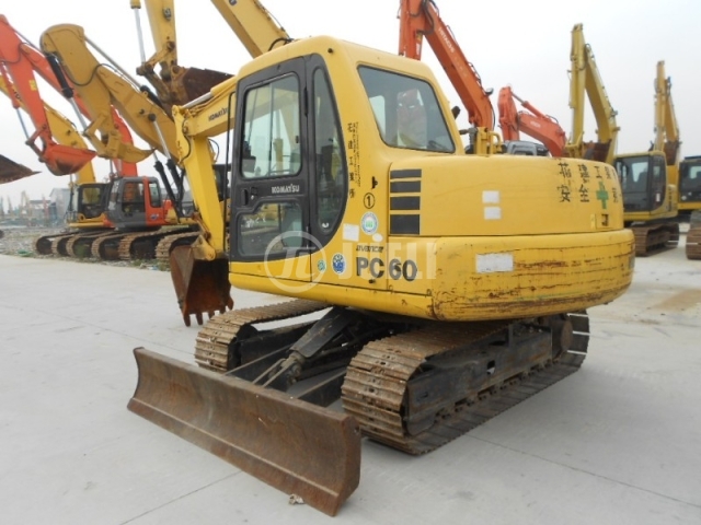 Komatsu PC60-7