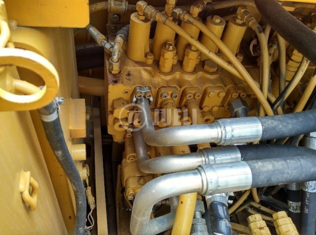 Caterpillar CAT323D