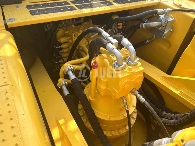 Komatsu PC450-8