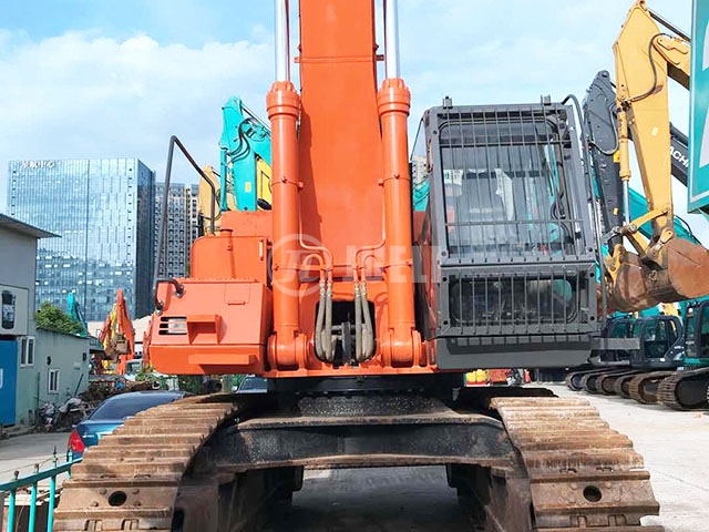 Hitachi ZX520-3