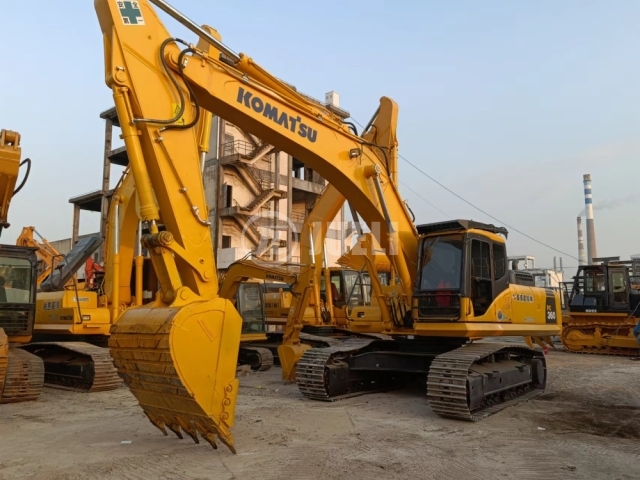 Komatsu PC360-7