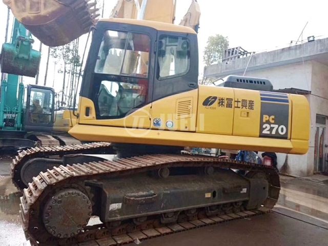 Komatsu PC270-7