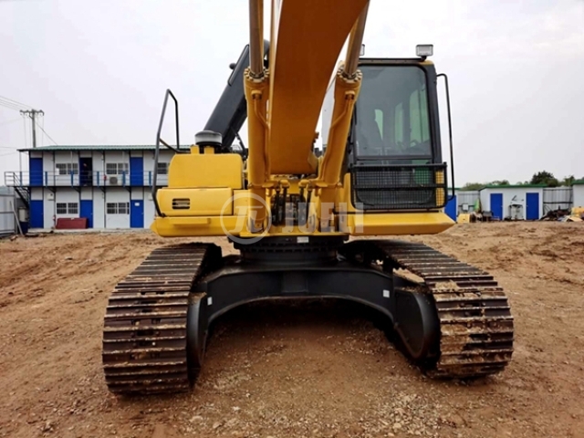 Komatsu PC300-7