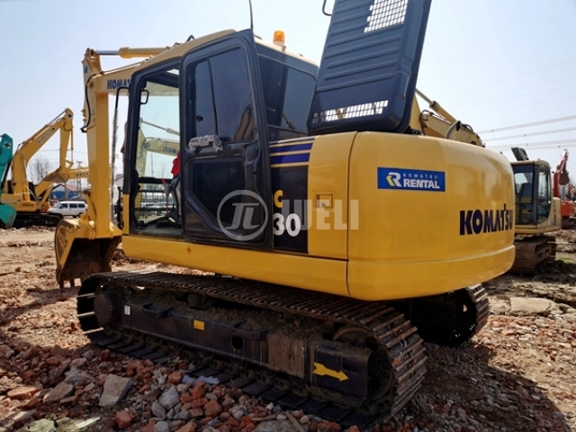 Komatsu PC130-7