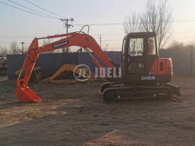 Doosan DH55