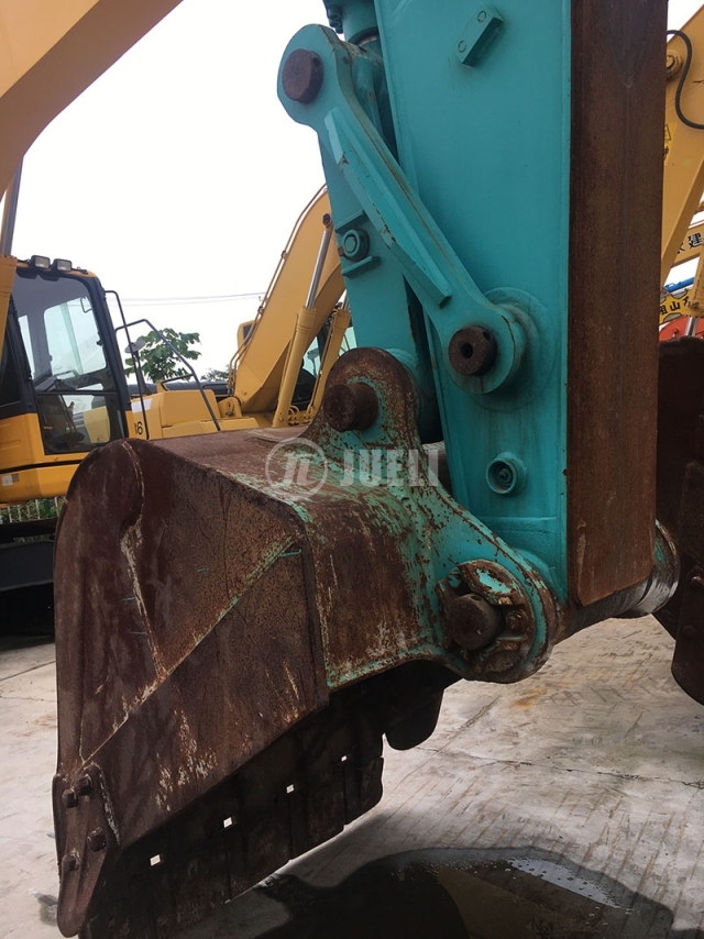 Kobelco SK200-11